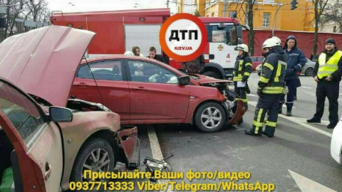 На бульварі Шевченка утворилася величезна пробка через ДТП з постраждалими