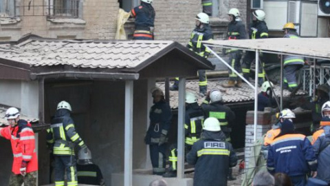 Обвал будинку в Києві: під завалами виявили живу людину