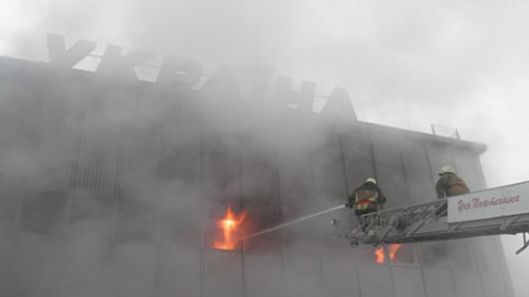 Готель "Україна" в Ужгороді згорів дотла