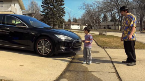 Автопілот електромобіля Tesla S випробували на дитині