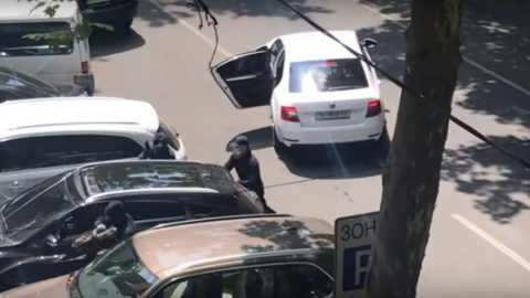 В Одесі стався розбійний напад. Скріншот відео 