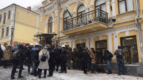 У Києві мітингують через відкриття "Чорного куба"