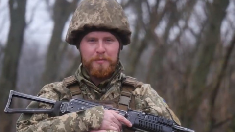 Військові з зони АТО передають теплі вітання і обіцяють рідним повернутися додому