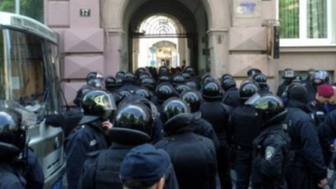 У Львові радикали і поліцейські побилися через пам'ятник Тудору