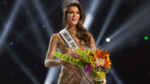 "Міс Всесвіт" вивчає стоматологічну хірургію. Фото: missuniverse.com