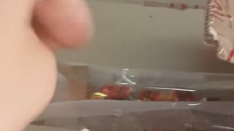 У магазинах окупованого Донецька виявлено ящики з цукерками "Рошен"