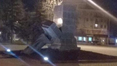У Харкові невідомі знесли три пам'ятники діячам комуністичного режиму