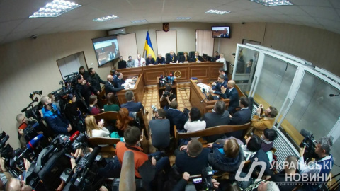 Відео дня: включення Януковича в Святошинському суді у форматі 360°