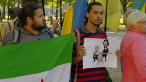 У Парижі відбулася демонстрація "Путін = Асад"