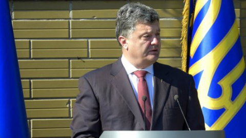 ​Порошенко призвал учащихся военных учебных заведений учить иностранные языки