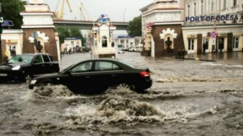 В Одесі дощ перетворився на стихійне лихо