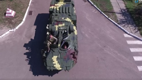 Військова техніка на вулицях Києва. Скріншот відео 