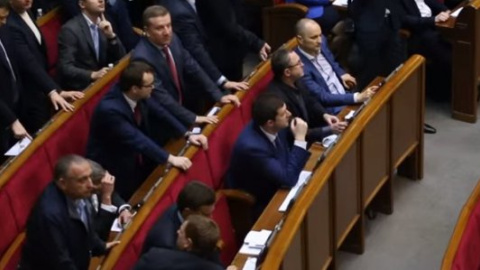 Депутати "Відродження" попалися на кнопкодавстві під час голосування за новий Кабмін