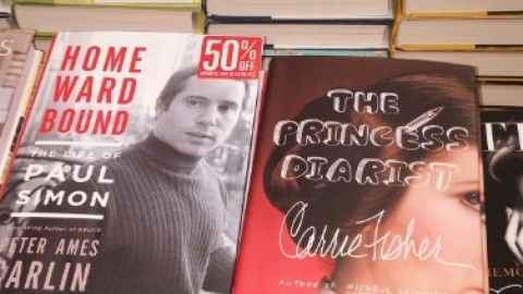 Фішер написала книгу незадовго до смерті. Фото: twitter.com/carrieffisher