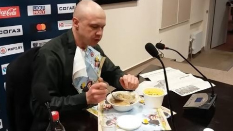 Журналіст вирішив стримати своє слово. Скріншот відео
