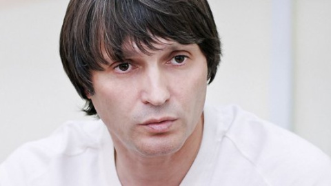 Сьогодні ховають депутата Єремеєва, на панахиду прийшли сотні людей