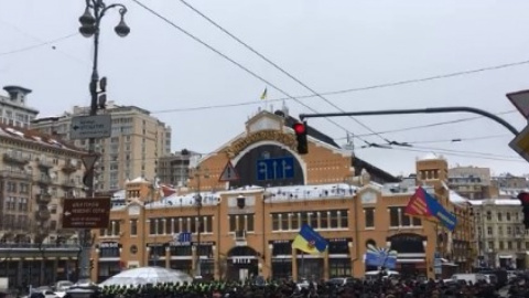 В районі Бессарабки активісти перекрили рух. Скріншот відео facebook.com/vadym.vasylchuk 
