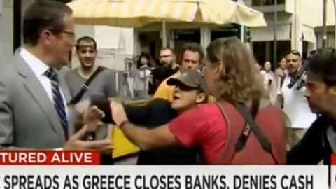 Невідома в Греції намагалася зірвати прямий ефір передачі CNN