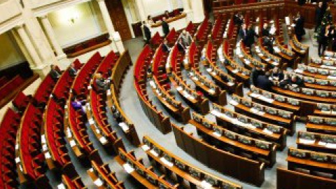 Депутатам за работу с избирателями доплачивают более 17 тысяч гривен.