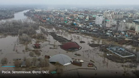 У РФ вже третє місто йде на дно. Відео стихійного лиха