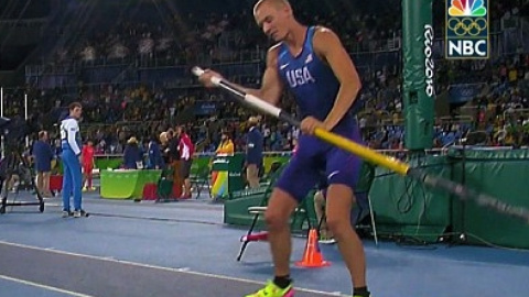 Сем Кендрікс різко зупинився посеред виступу. Скріншот nbcolympics
