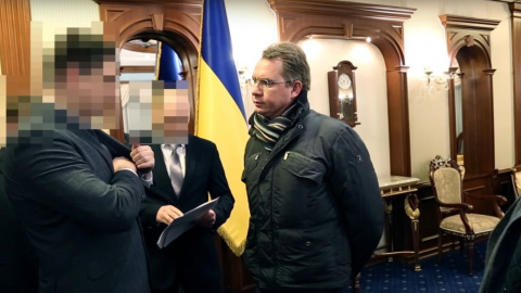 НАБУ опублікувало відео з врученням підозри Охендовському в "Борисполі"
