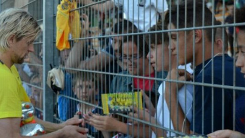 ​На перше тренування збірної України на початку Євро-2016 зібралися натовпи болельшіков