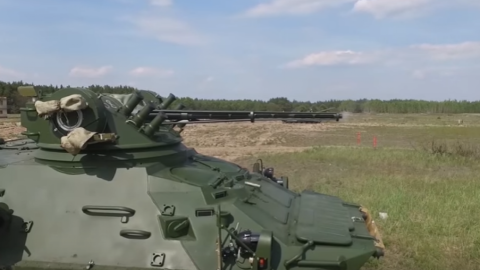 БТР-3ДА оснащений бойовим модулем "Штурм-М". Скріншот відео "Укроборонпром"
