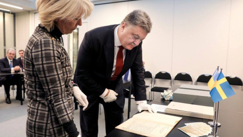 Докуммент дбайливо зберігається в шведському Держархіві. Фото: president.gov.ua