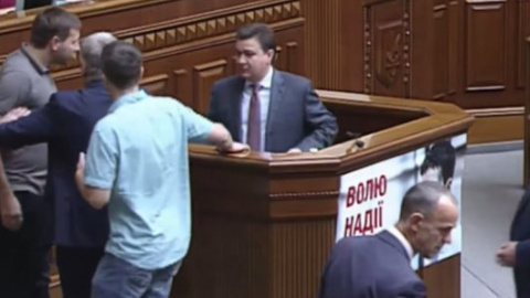 ​Депутати в Раді влаштували перепалку через "Правий сектор"