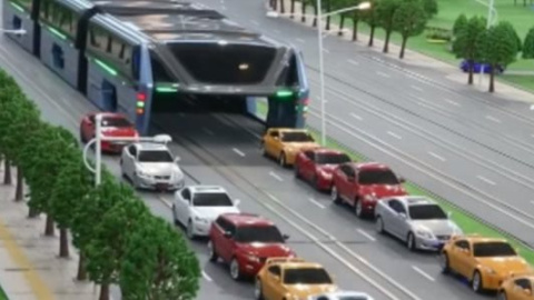 Ролик з незвичайним китайським автобусом підкорив соцмережі