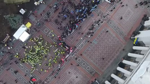 Мітинг під Радою за відставку Яценюка зняли з висоти пташиного польоту