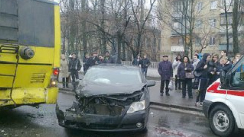 ДТП произошло на Перова.