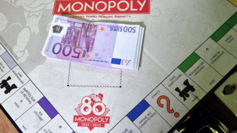 ​Создатели "Монополии" выпустили 80 наборов с настоящими евро