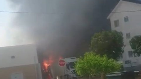 Опубліковані фото і відео з місця падіння літака на супермаркет у Португалії