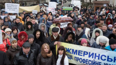 Відео дня: працівники ПТУ попросили врятувати їх від "голодомору"