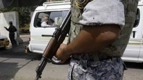 В Ираке боевики грабят военные склады, открывают ворота тюрем, а напуганные люди бегут прочь.