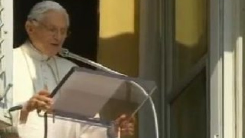Бенедикт XVI с традиционной воскресной проповедью Angelus. Cкриншот видео с YouTube