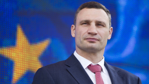Кличко українською мовою не без проблем розповів киянам про кілометри гірлянд