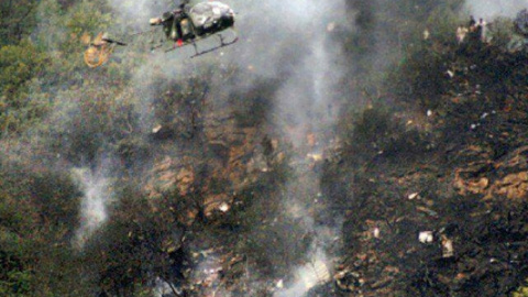 У мережі опублікували фото і відео з місця аварії лайнера в Пакистані