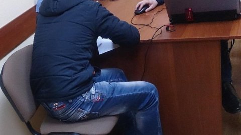 Мужчина распространял подготовленные в РФ материалы. Фото: ssu.gov.ua