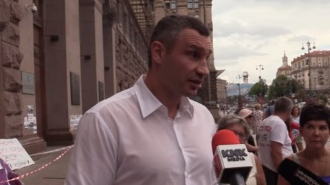 Кличко прокомментировал снос рынка на Лесной. Скриншот видео 