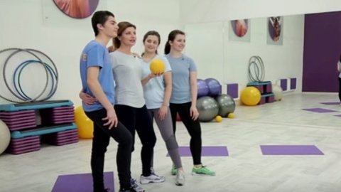 Марина Порошенка провела шестую программу утренней зарядки. Скриншот видео 