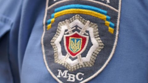 Взрыв гранаты повредил 3 автомобиля в Подольском районе Киева