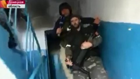 ​Російський Перший канал зняв, як бойовики обстрілюють донецький аеропорт з житлового будинку