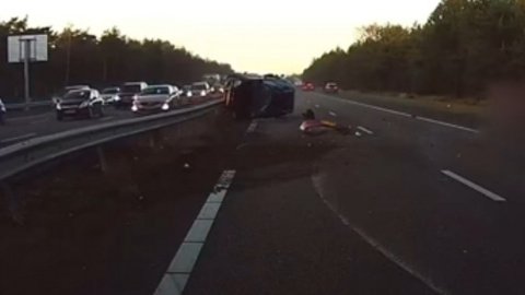 Новейшая разработка автопилотов способна предугадывать возможные аварии. Фото: скрин YouTube