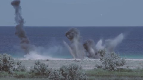 Отрабатываются спуски водолазов с открытой и закрытой схемой дыхания и другое. Скриншот YouTube