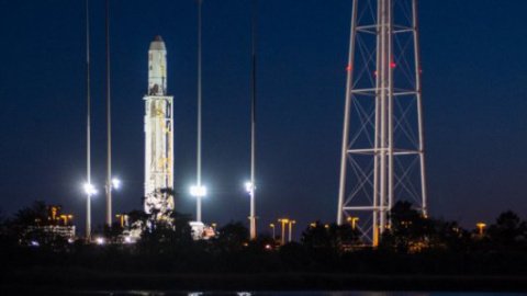 ​Американская ракета с "грузовиком" Сygnus взорвалась на старте
