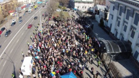 Пікет посольства Росії на підтримку Савченко зняли на відео з висоти пташиного польоту