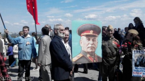 ​Комуністам з портретом Сталіна вдалося прорватися в парк Слави та провести мітинг